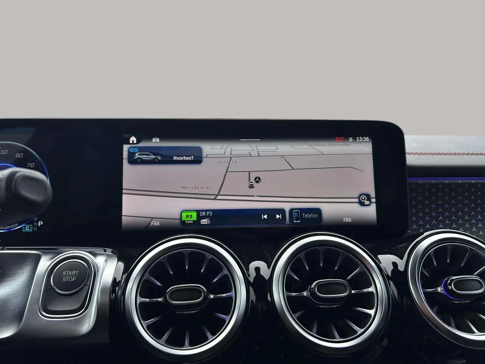 Mercedes-Benz-EQB-image-16