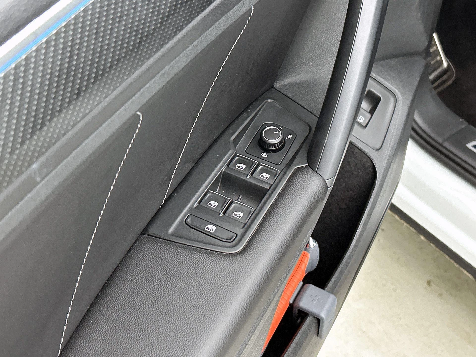 Volkswagen Tiguan 1.4 TSI eHybrid R-Line Business+
