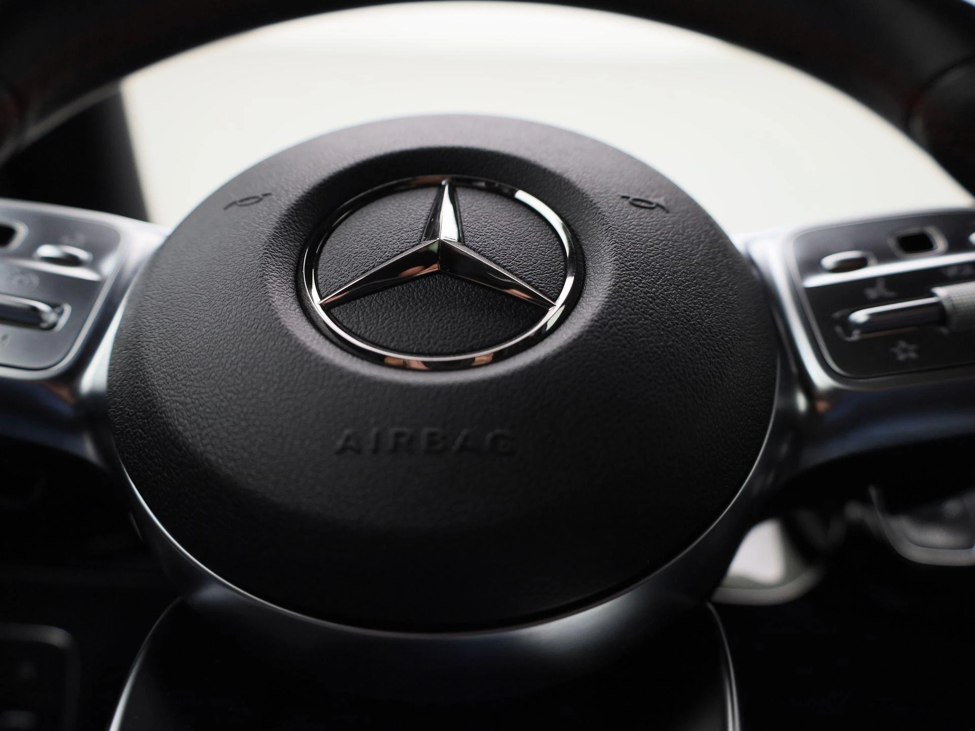 Mercedes-Benz-GLA-image-29
