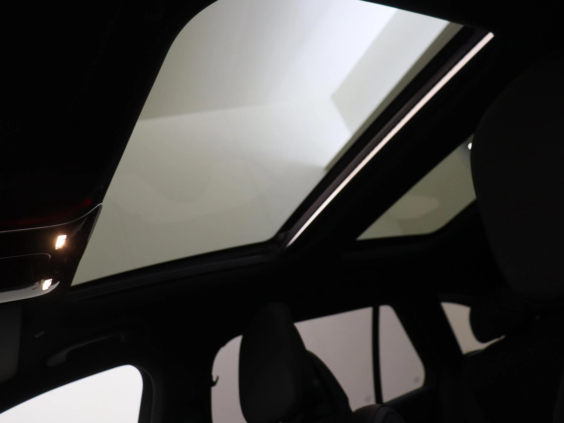 Mercedes-Benz-C-Klasse-image-26