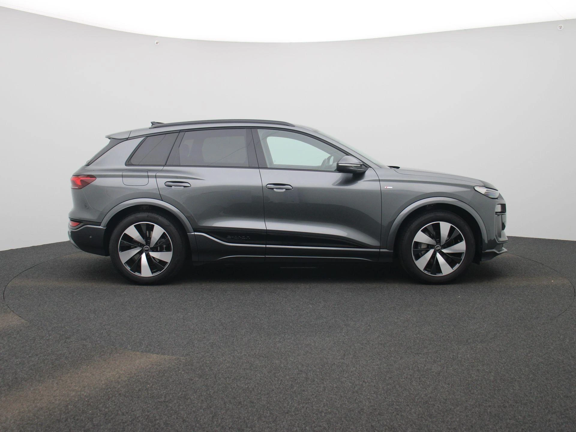 Audi-Q6 e-tron-image-5