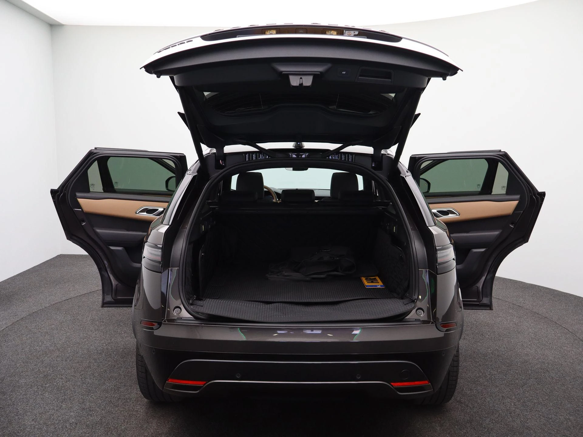 Land Rover-Range Rover Velar-image-14