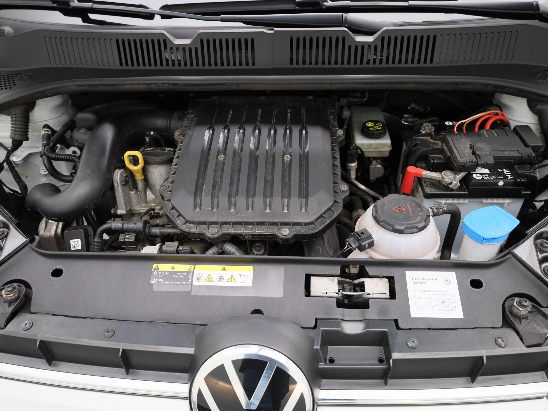 Volkswagen-up!-image-24
