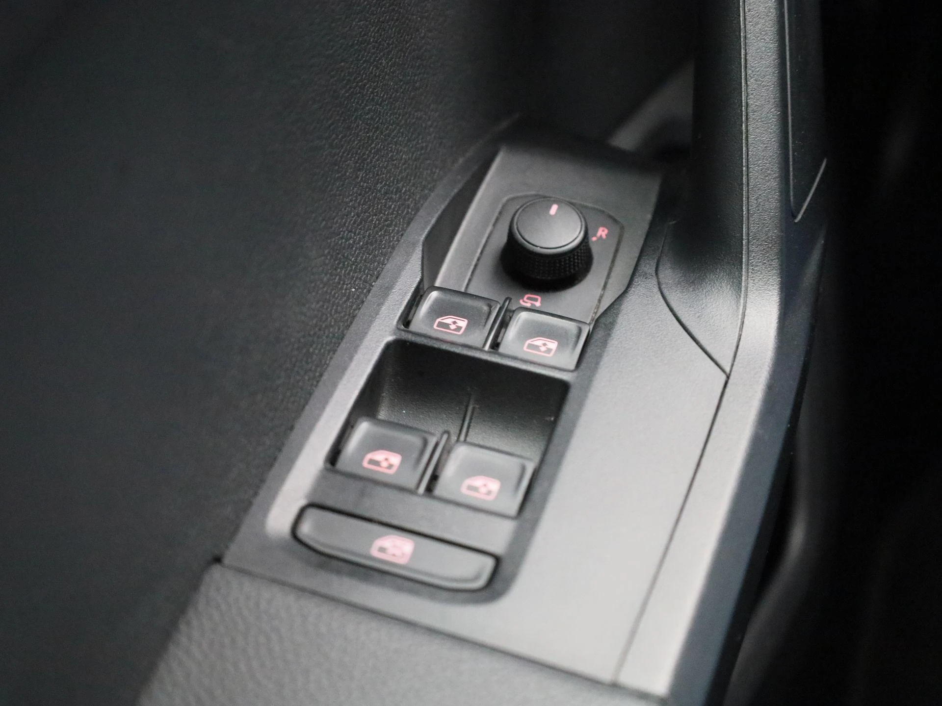 SEAT-Arona-image-29