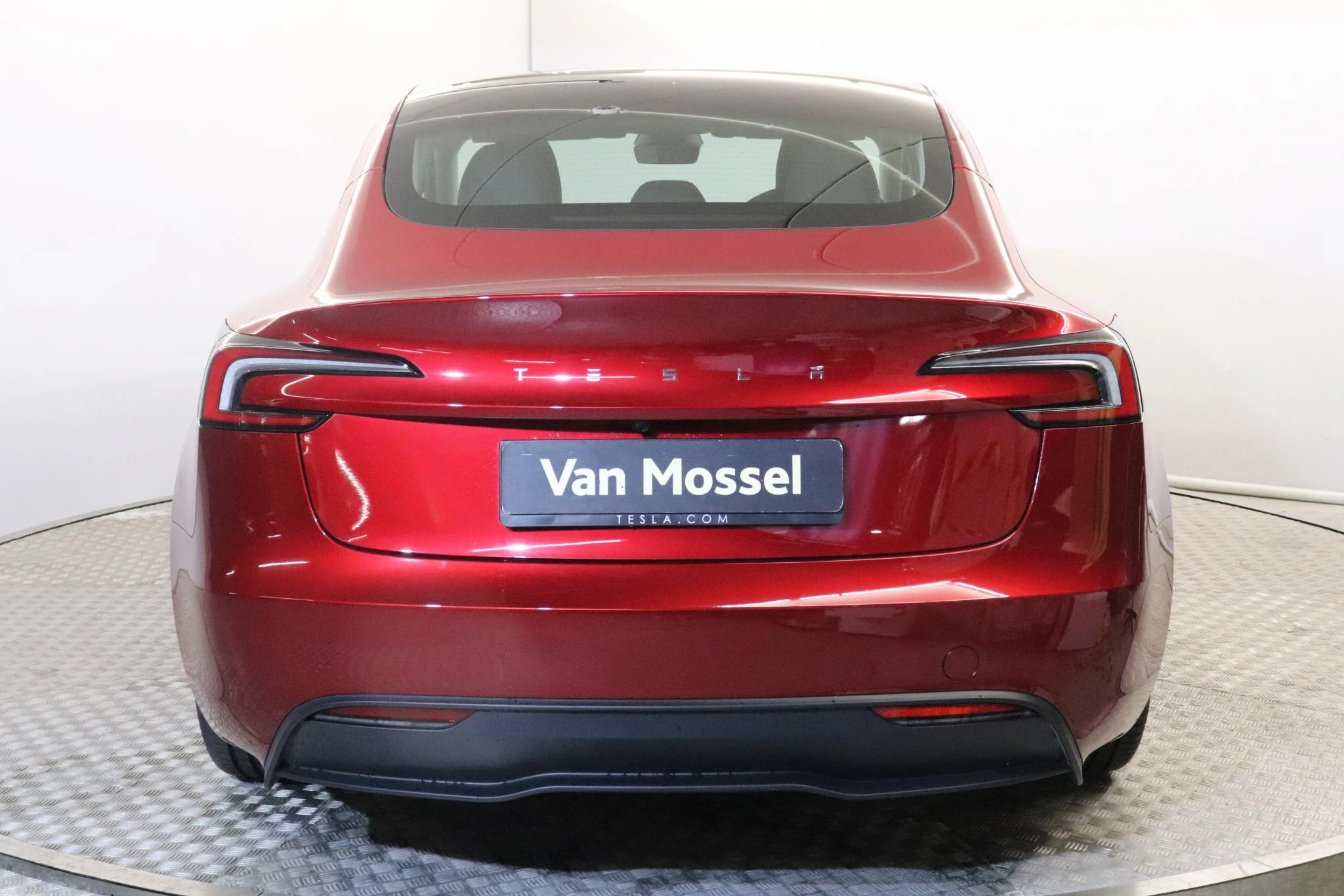 Tesla-Model 3-image-3