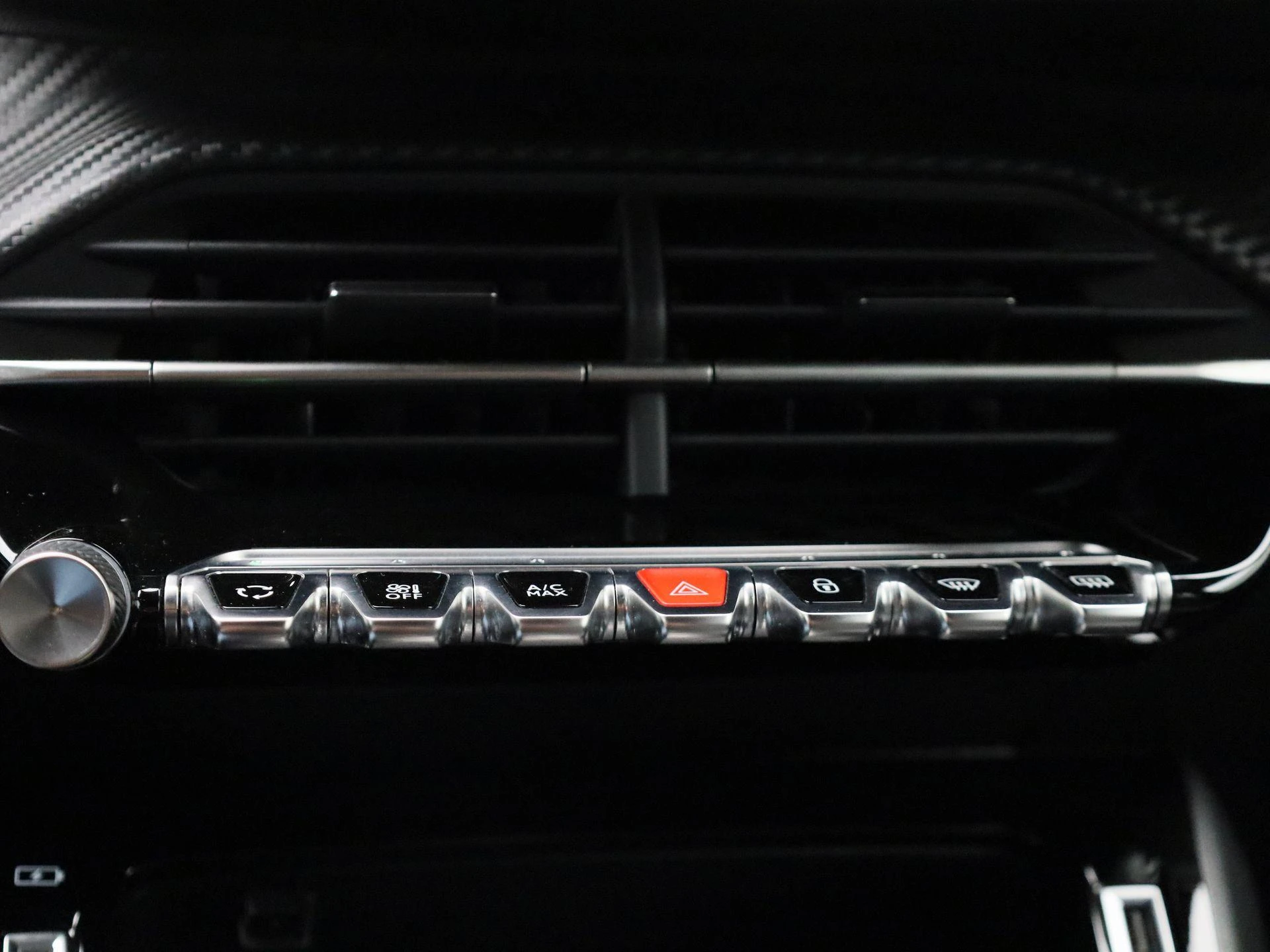Peugeot e-2008 - 22