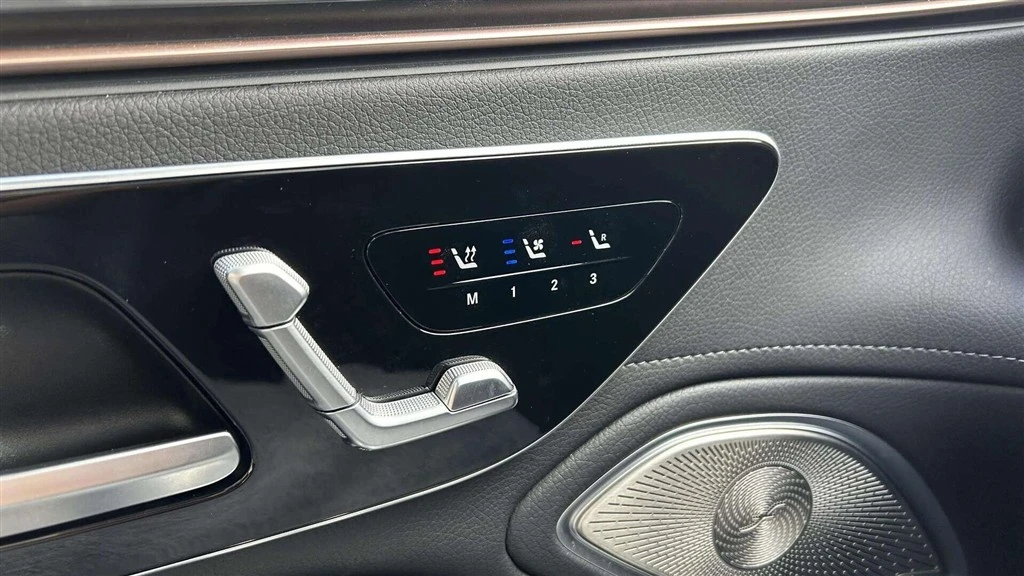 Mercedes-Benz-EQS-image-10