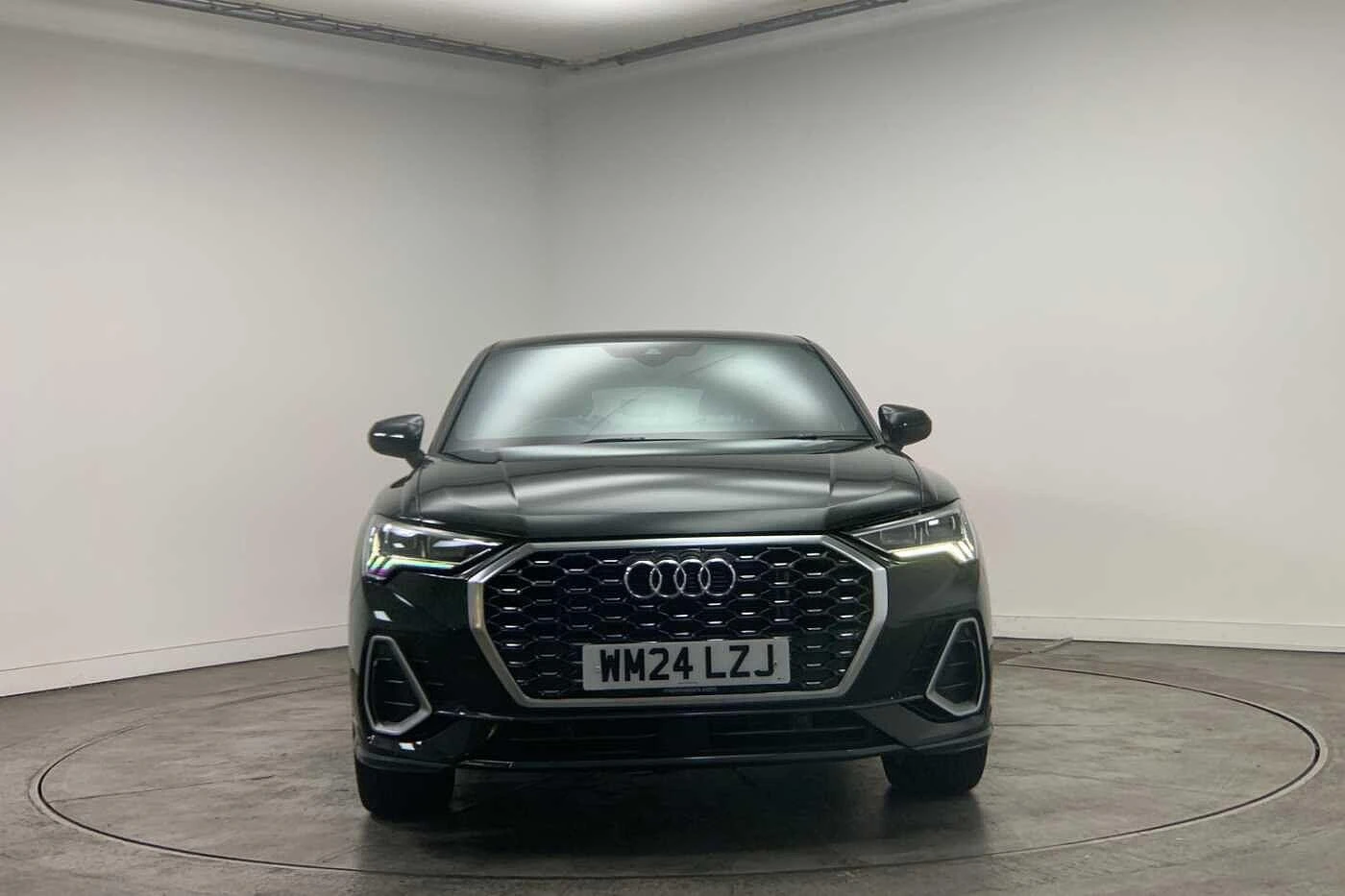 Audi-Q3-image-6