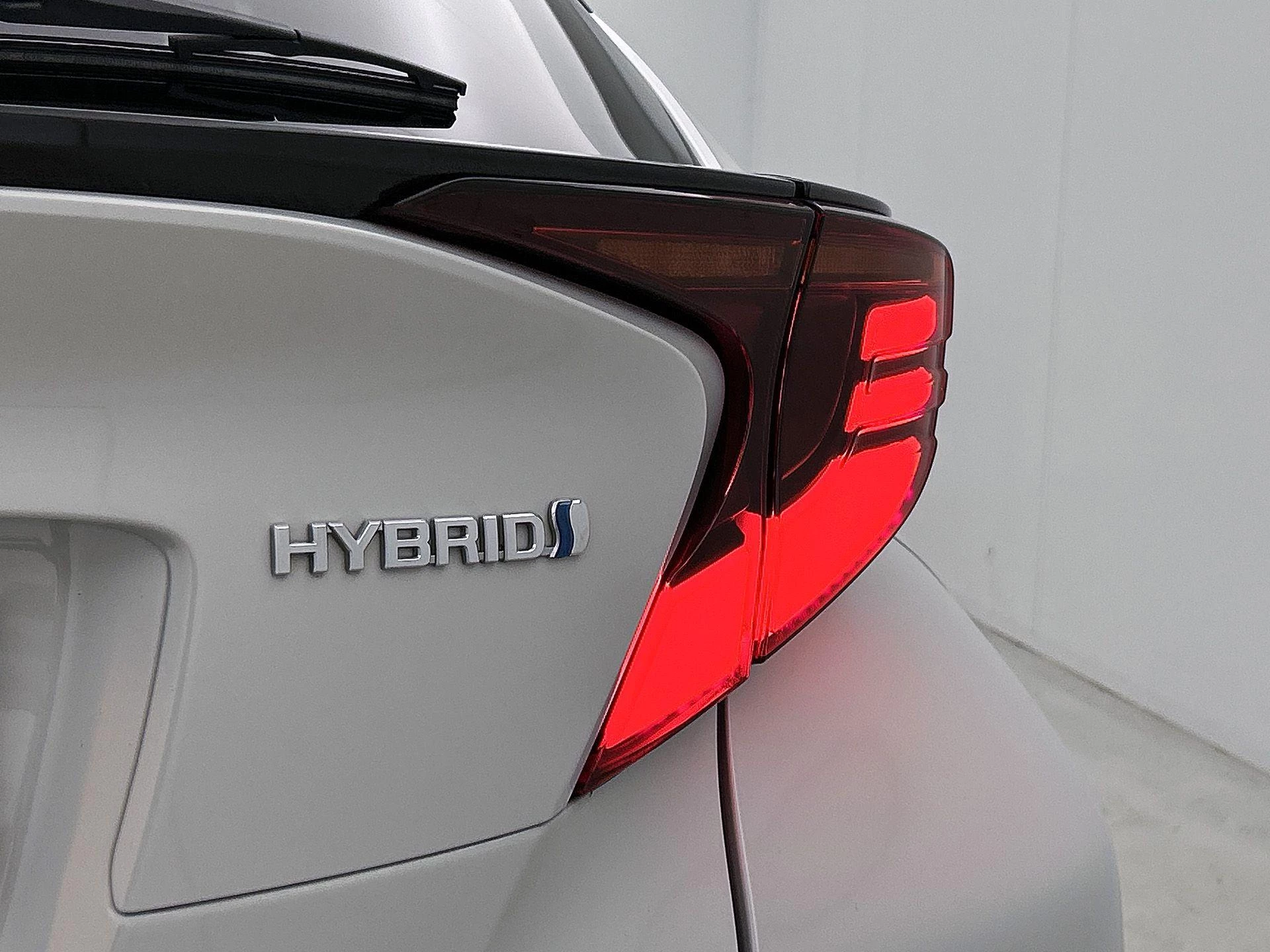 Toyota-C-HR-image-13