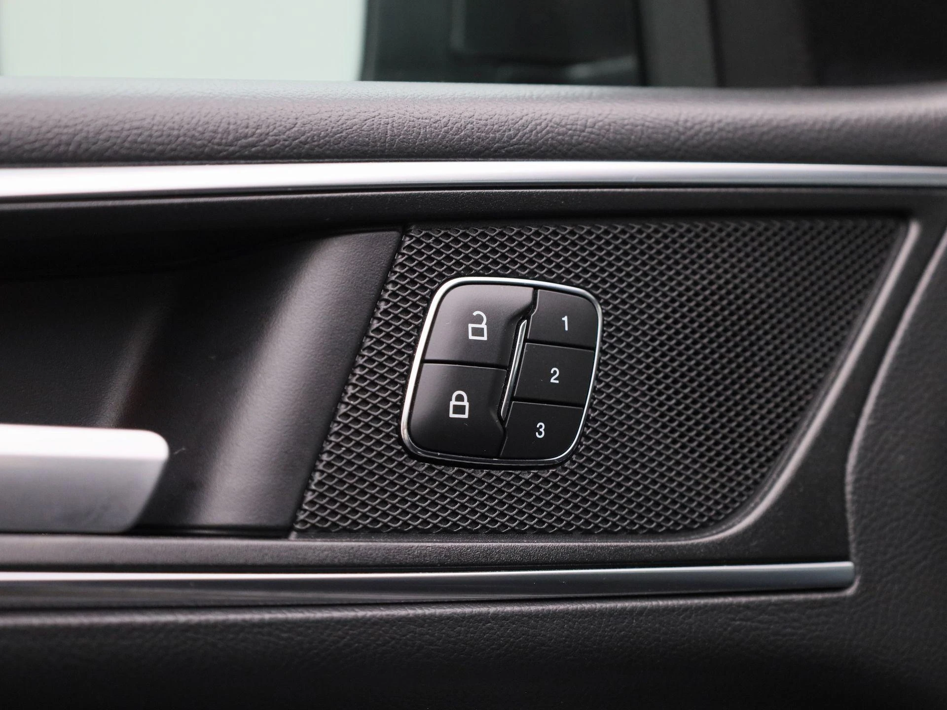 Ford-S-Max-image-30