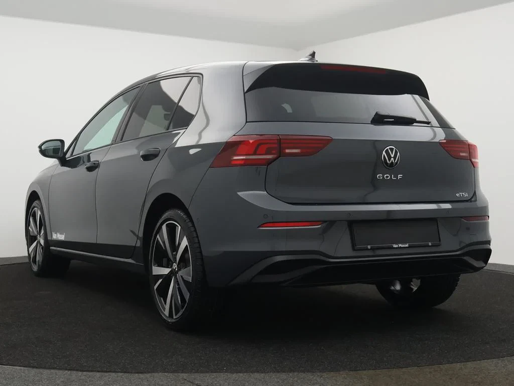 Volkswagen-Golf-image-5