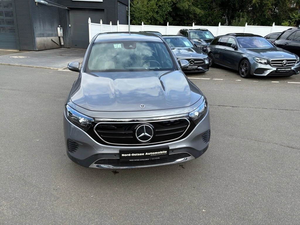 Mercedes-Benz-EQB 300-image-18