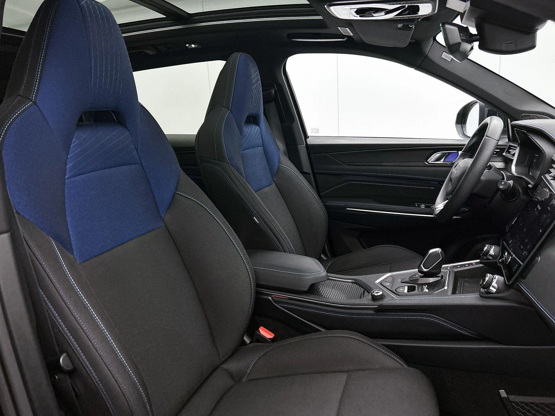 Lynk & Co-01-image-37