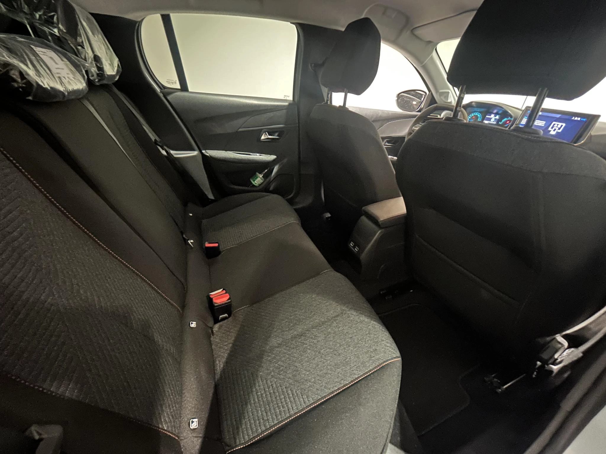 Peugeot-208-image-18