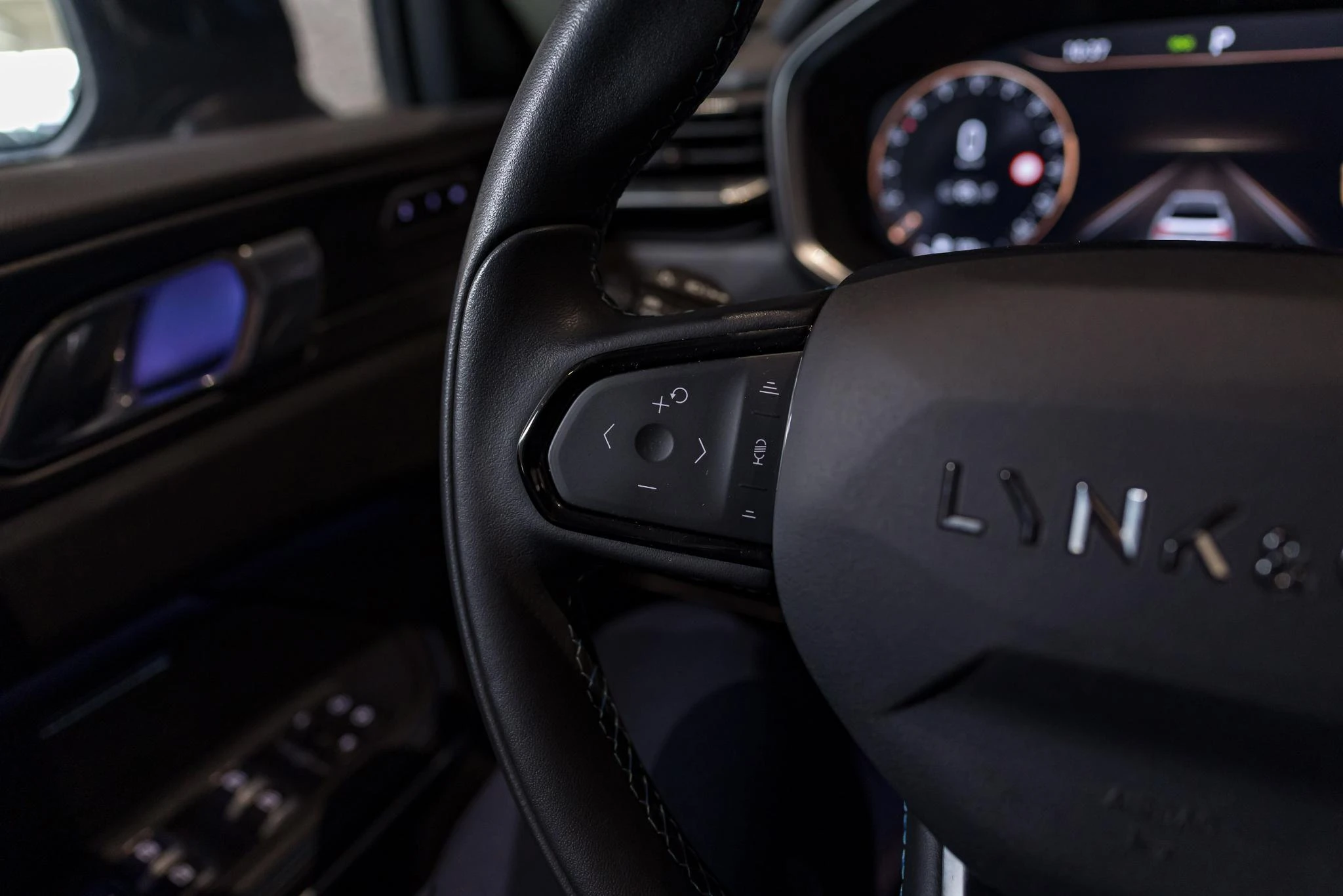 Lynk & Co-01-image-28