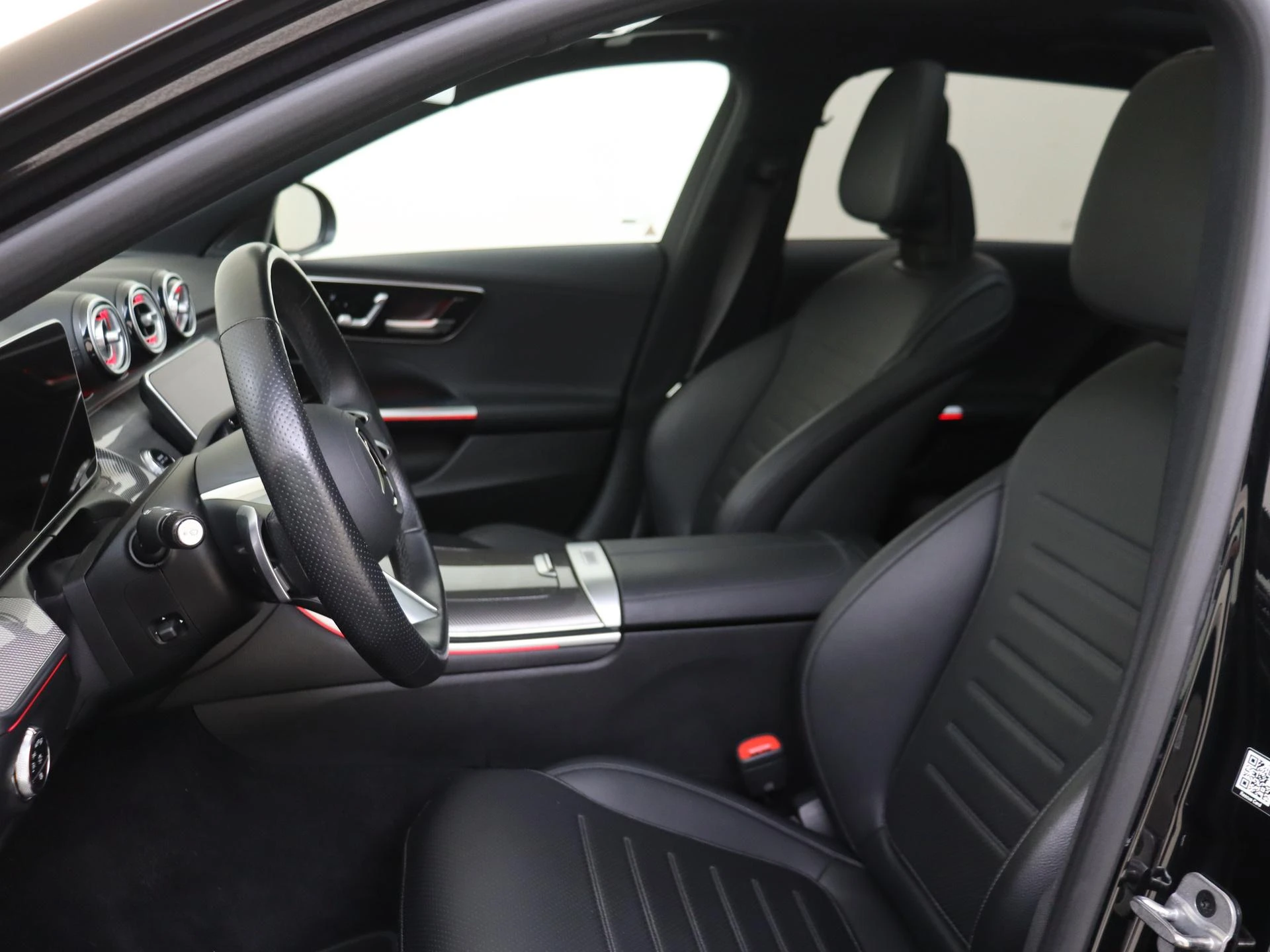 Mercedes-Benz-C-Klasse-image-2