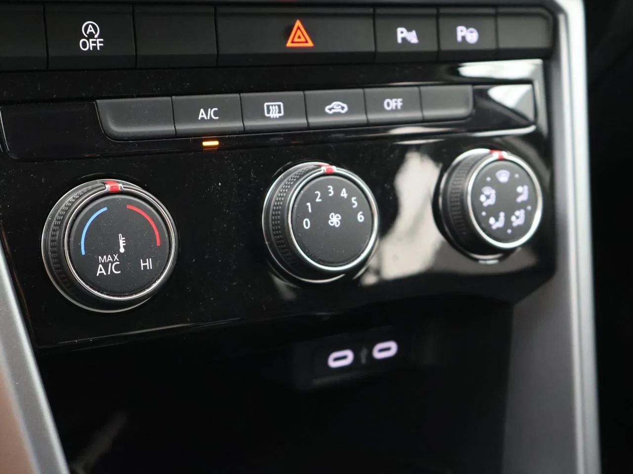 Volkswagen-T-Roc-image-4
