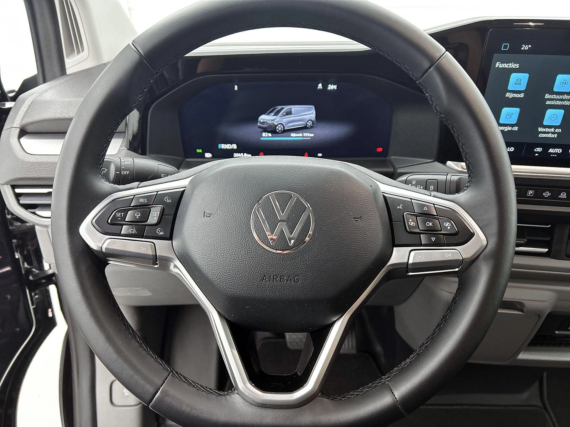 Volkswagen-e-Transporter-image-25