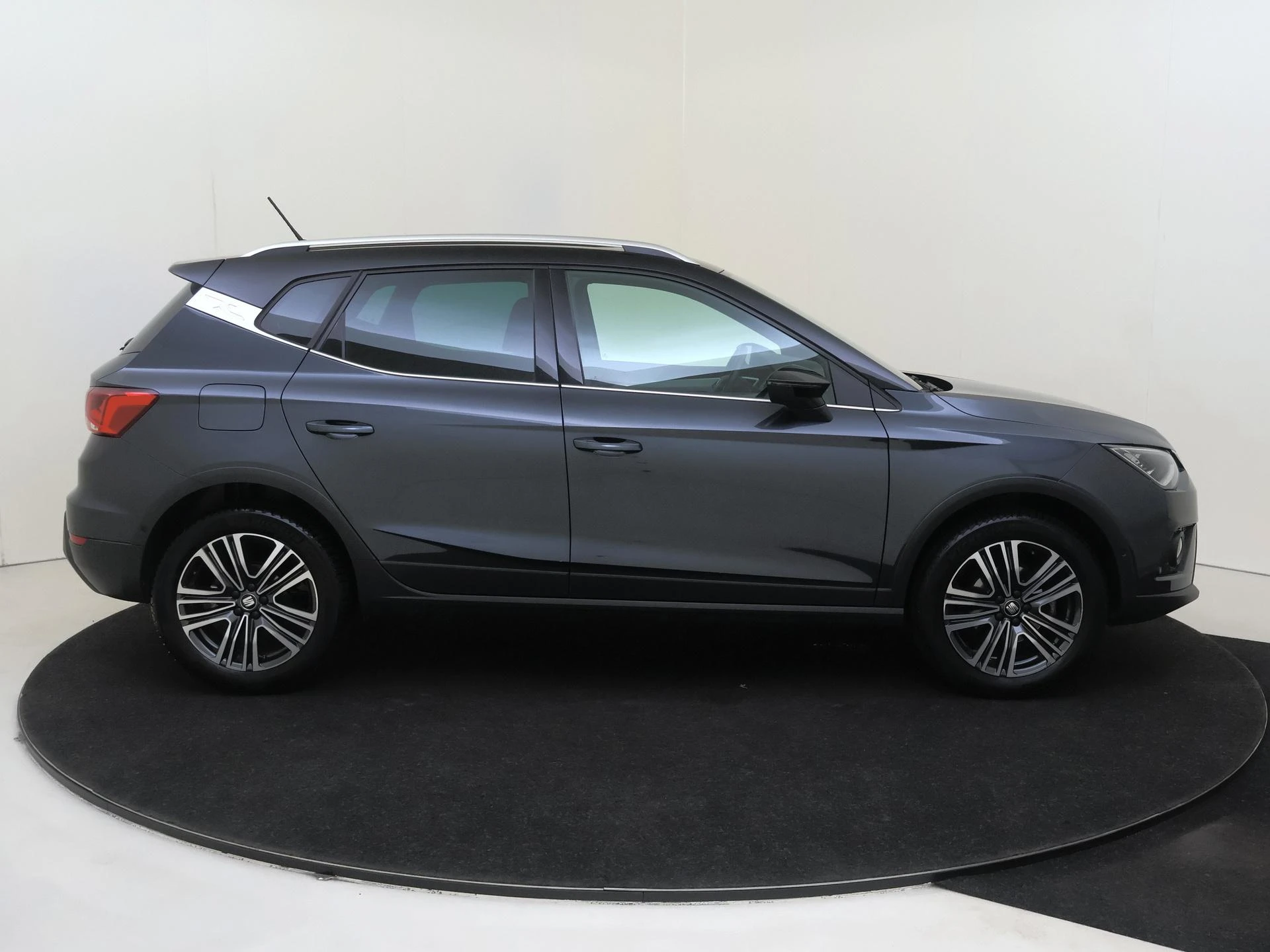 SEAT-Arona-image-8