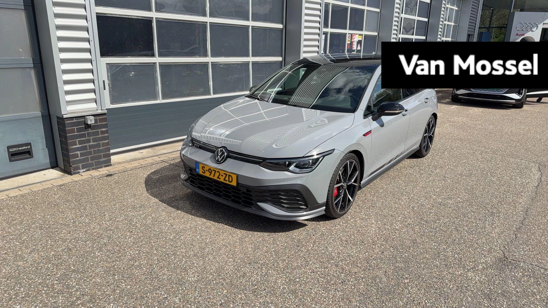 Volkswagen-Golf-image-0