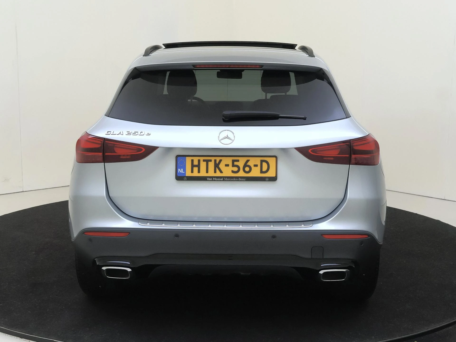 Mercedes-Benz-GLA-image-6