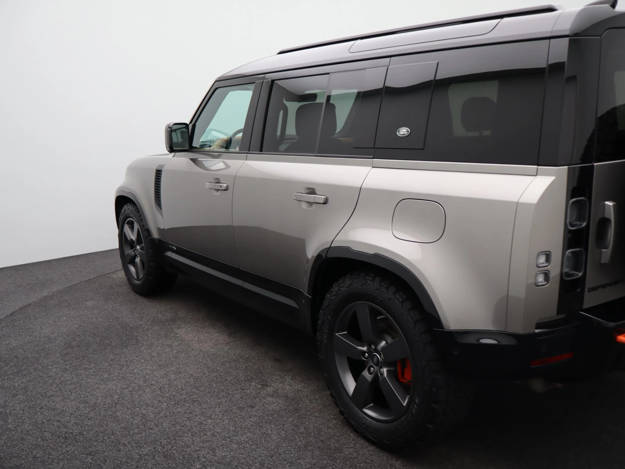 Land Rover-Defender-image-43