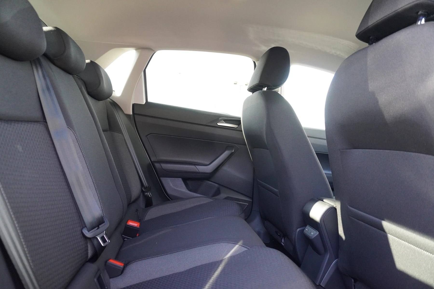 Volkswagen-Polo-image-9