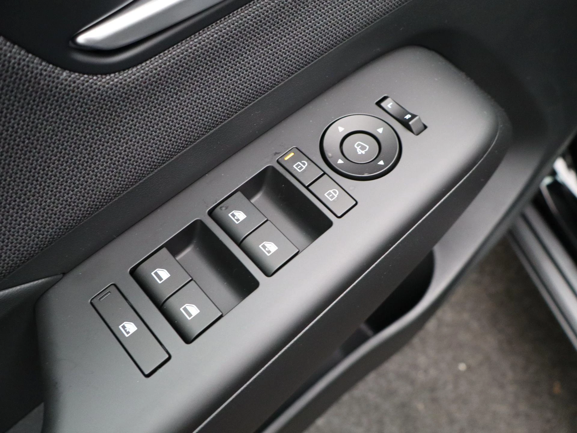 Hyundai Kona 1.6 GDI HEV Premium Sky