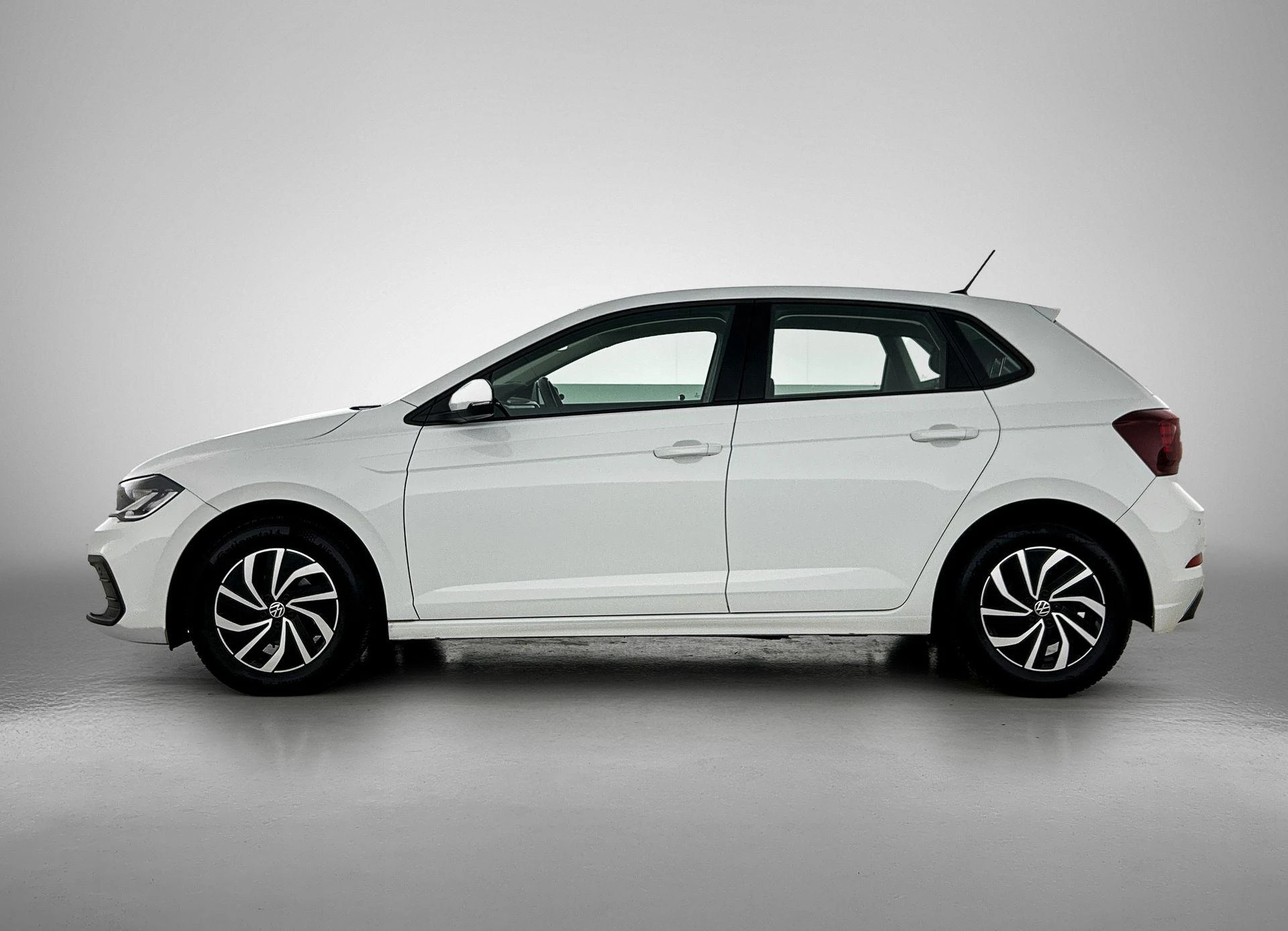 Volkswagen-Polo-image-1