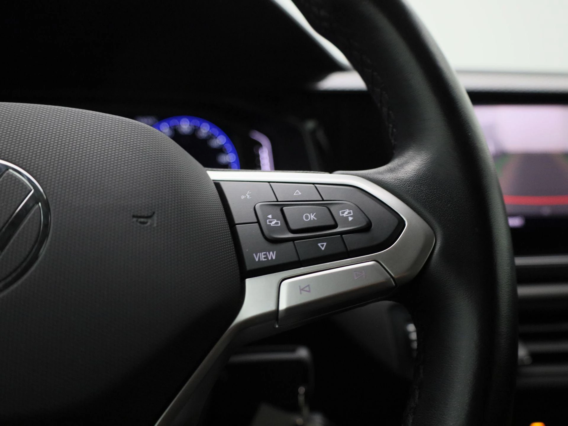 Volkswagen-Polo-image-18