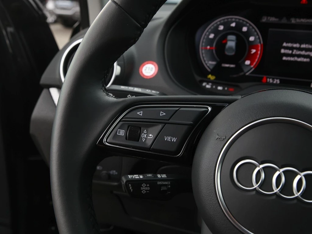 Audi Q2 30 TFSI S Line /Navi