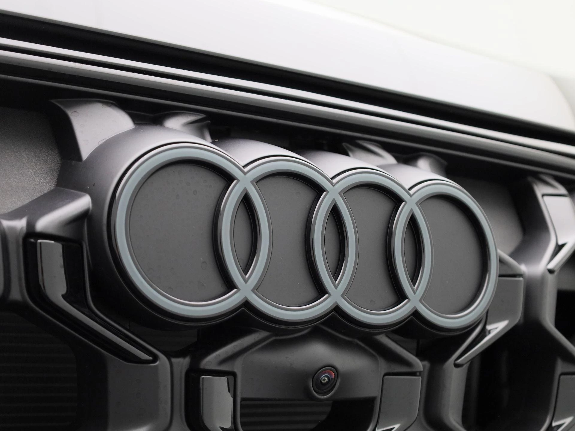 Audi Q5 2.0 TFSI e-hybrid quattro S edition Competition