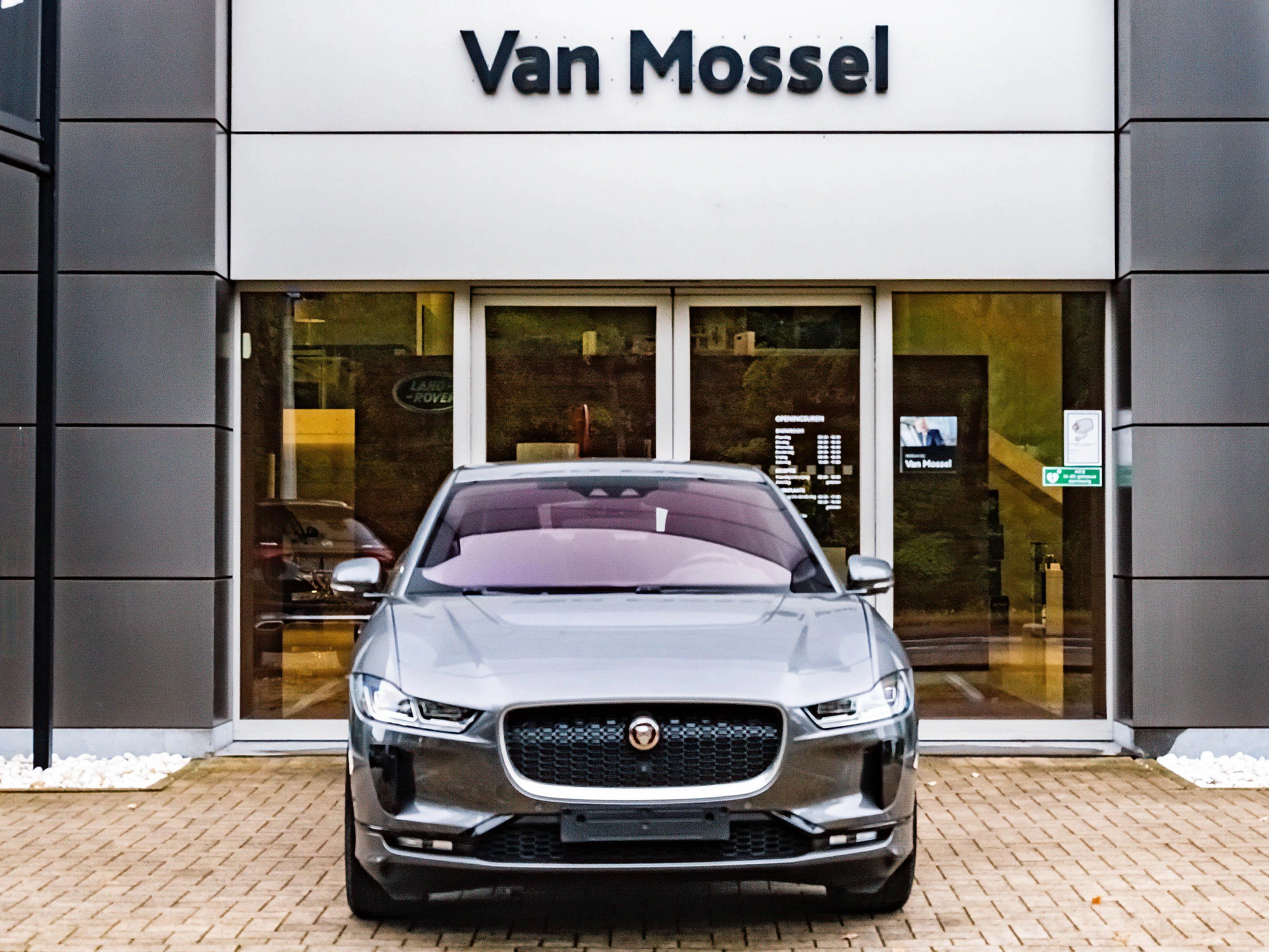 Jaguar-I-PACE-image-1
