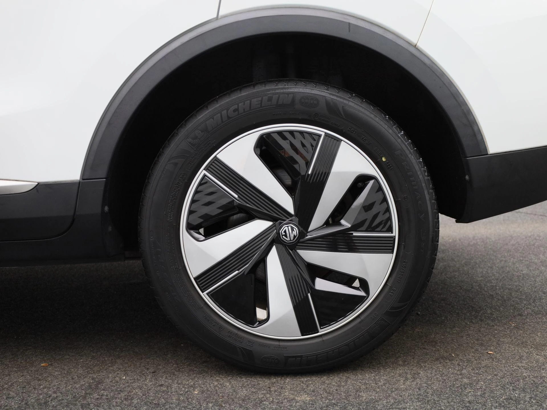 MG-ZS EV-image-12
