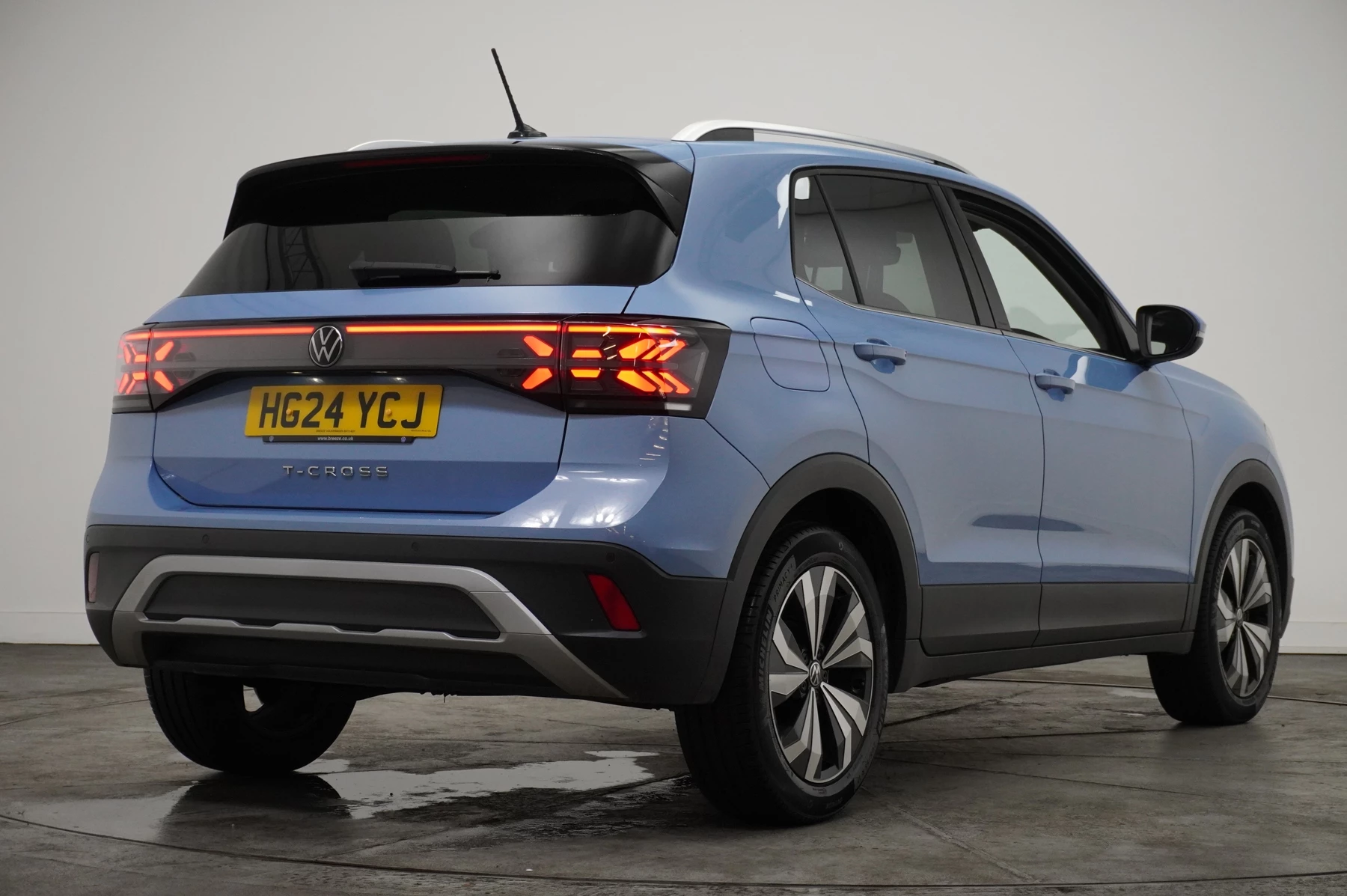 Volkswagen-T-Cross-image-17