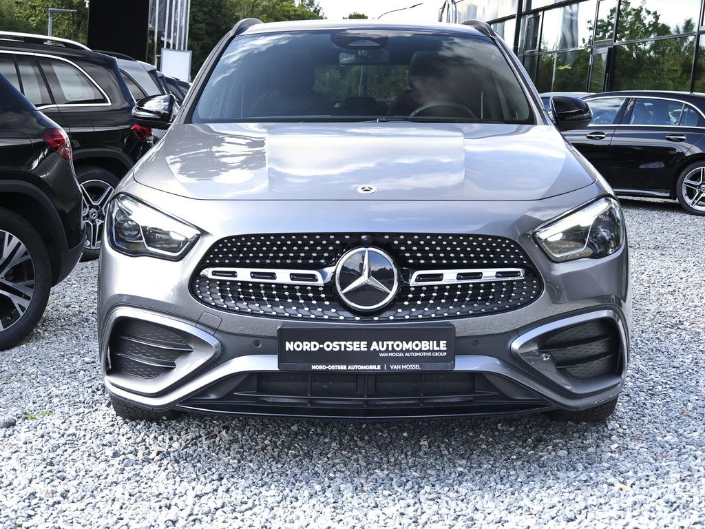 Mercedes-Benz-GLA 200 d-image-3