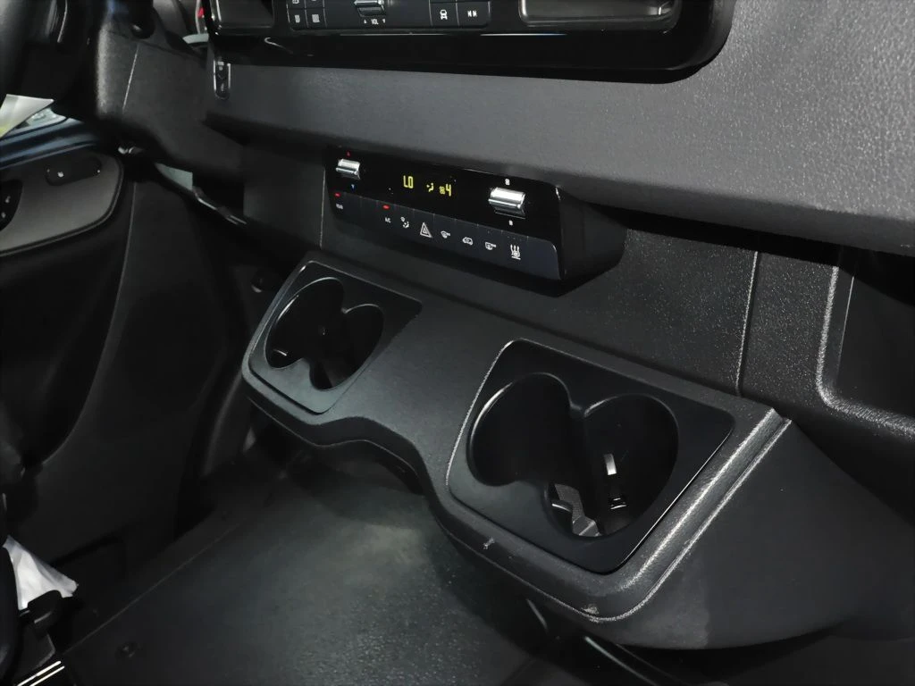 Mercedes-Benz-Sprinter 317-image-12