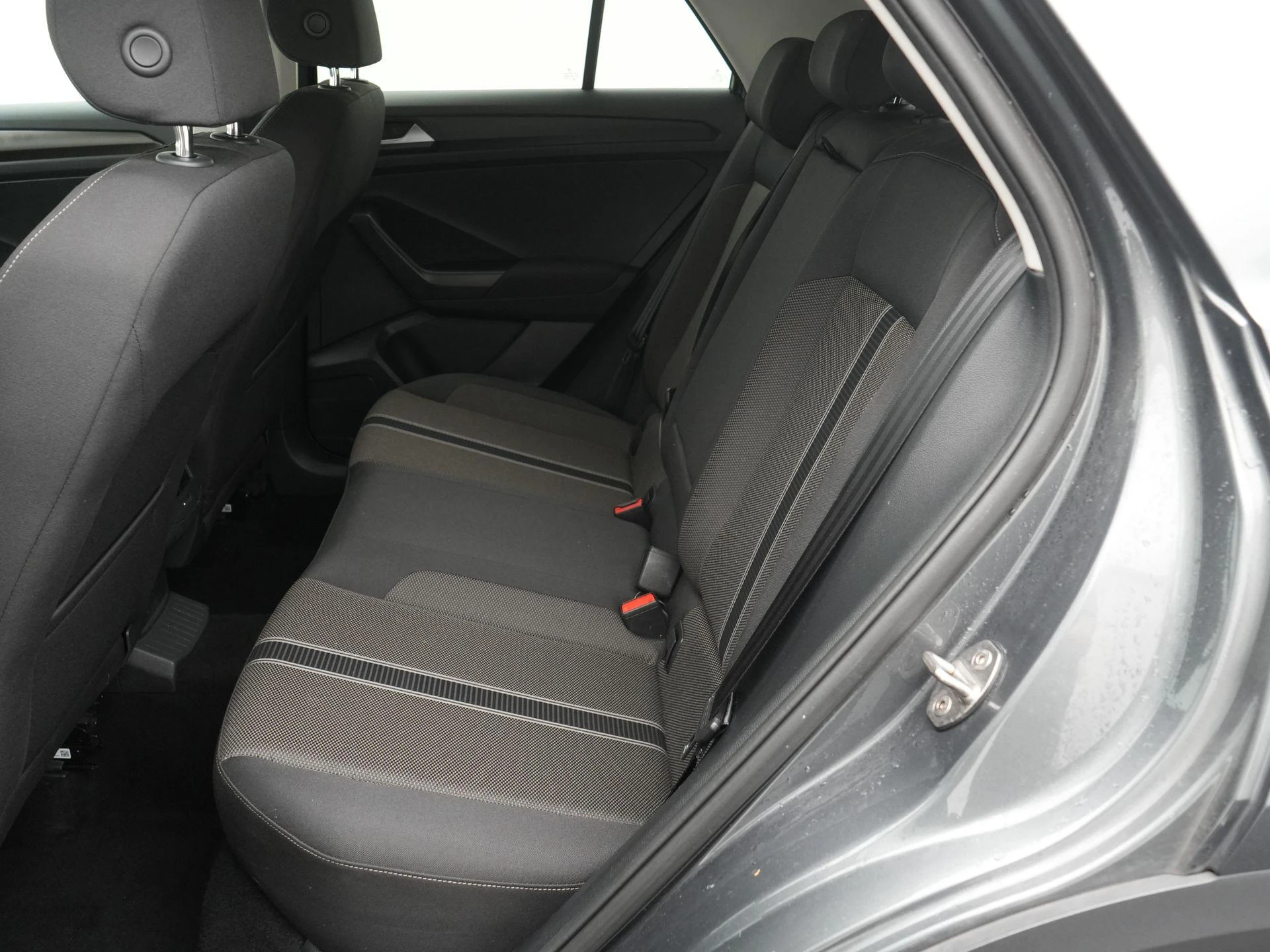 Volkswagen-T-Roc-image-9