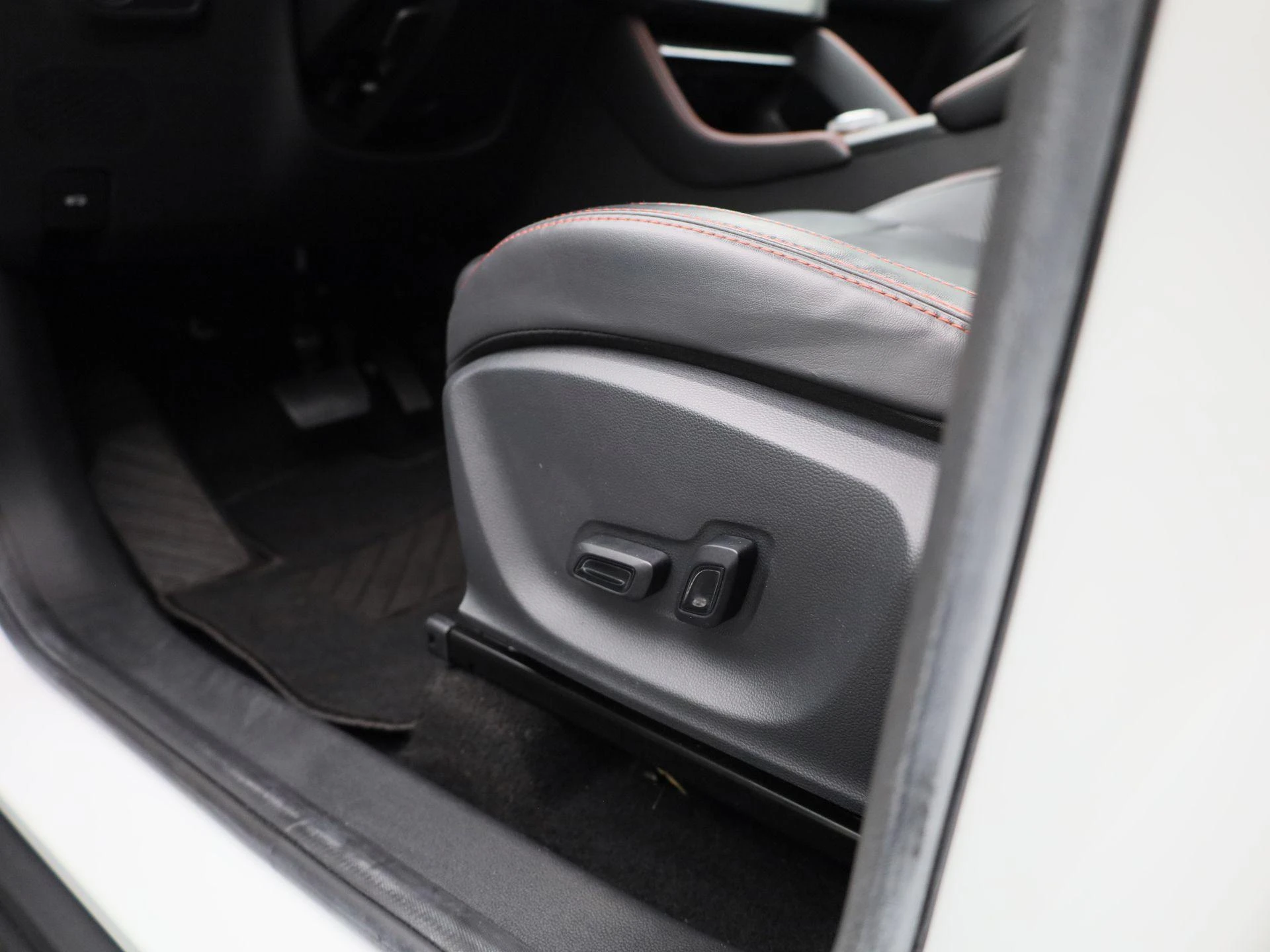 MG-ZS EV-image-33