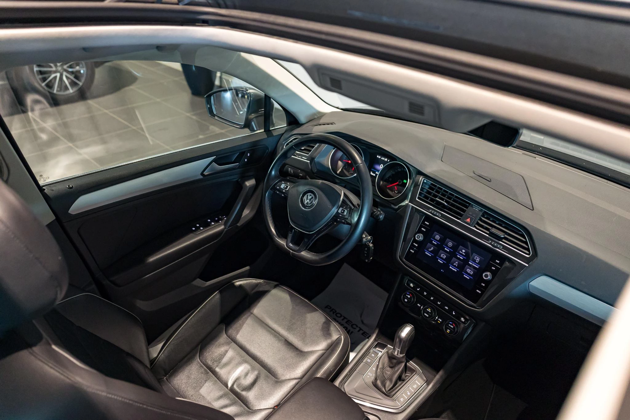 Volkswagen Tiguan 1.5 TSI DSG | Pano Dak | Carplay | ACC | Zetelverw