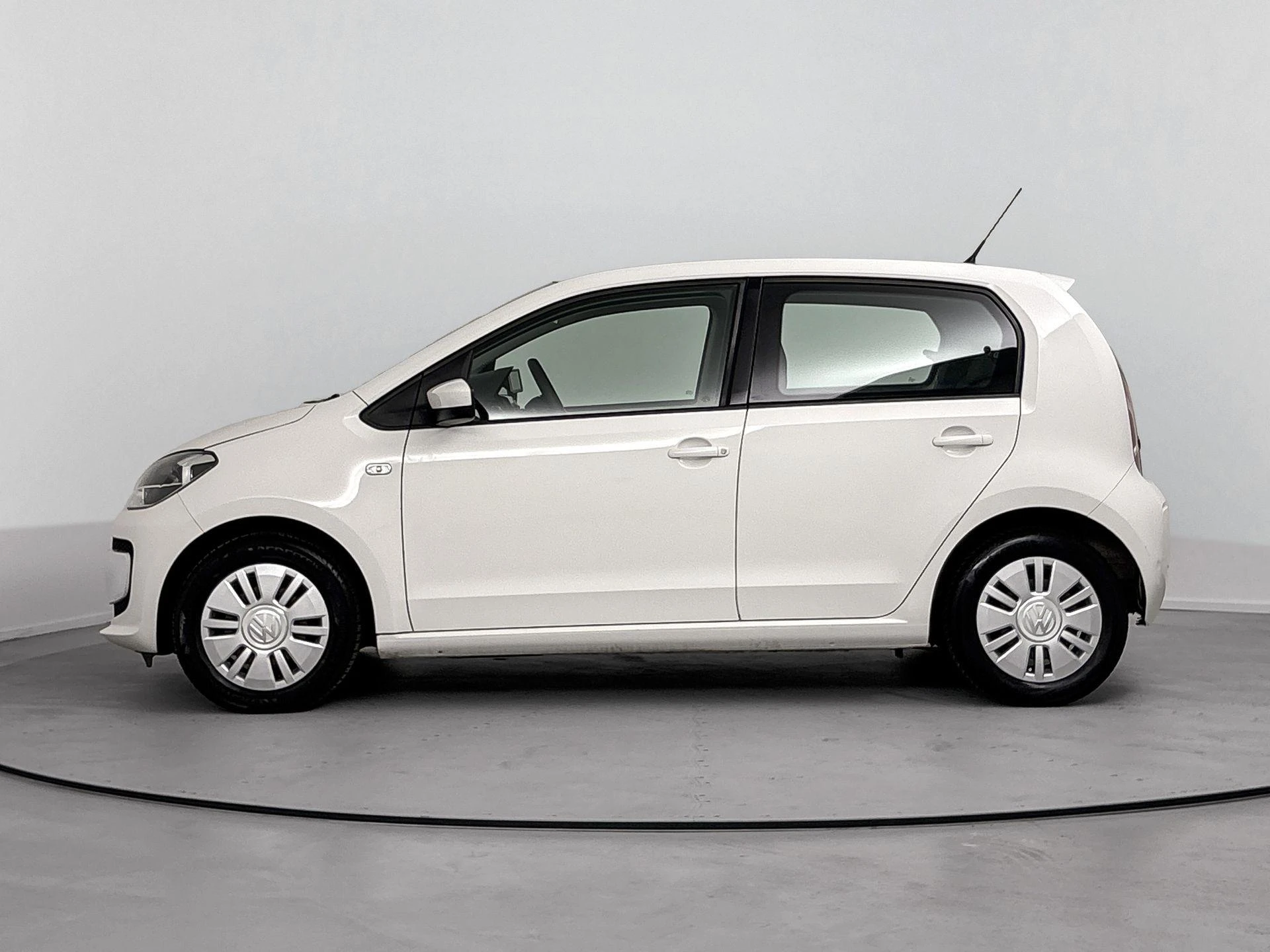 Volkswagen-up!-image-1