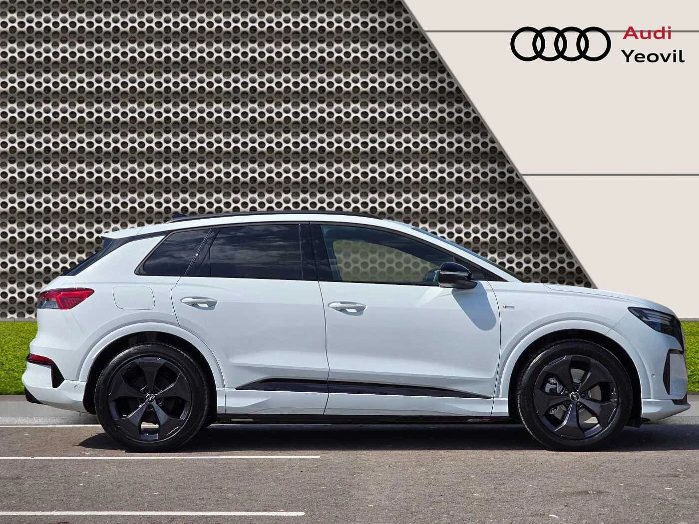 Audi-Q4 e-tron-image-3