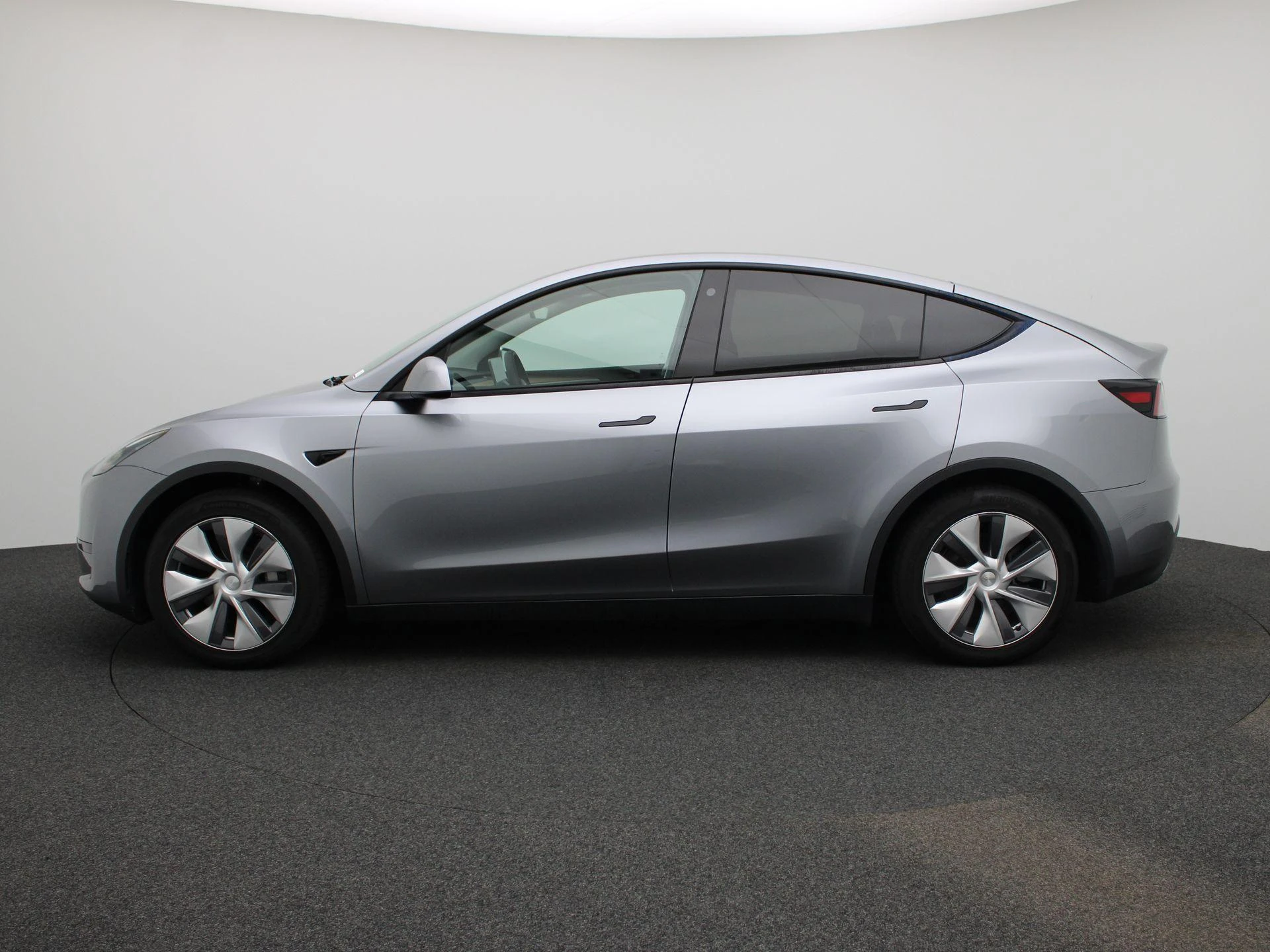 Tesla-Model Y-image-3