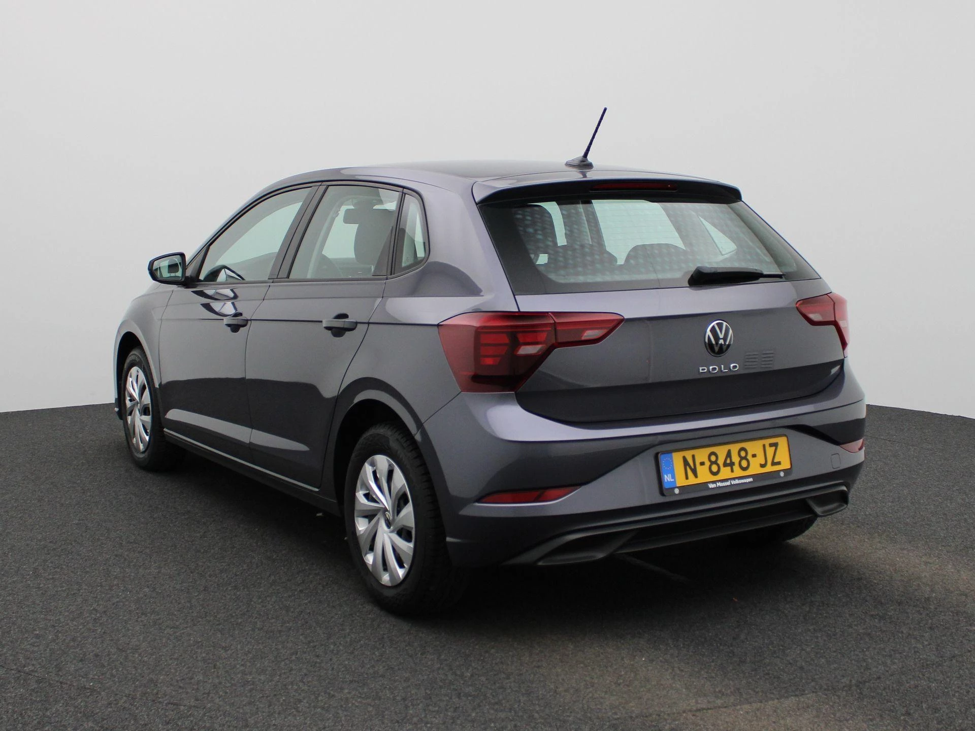 Volkswagen-Polo-image-3