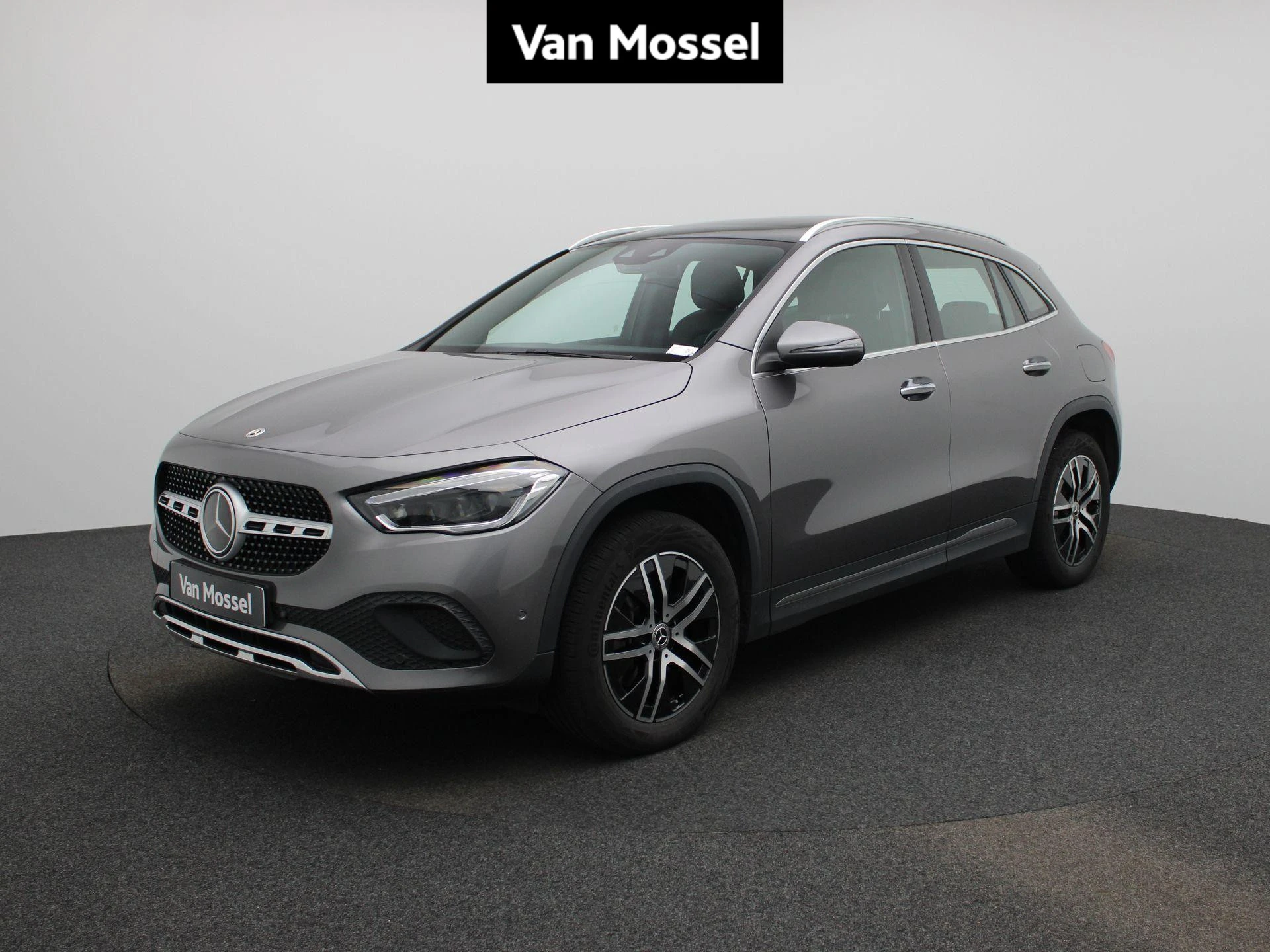 Mercedes-Benz-GLA-image-0