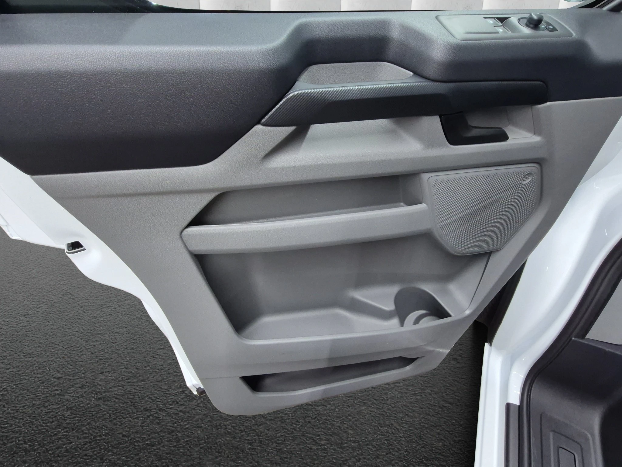 Ford-Transit Custom-image-16