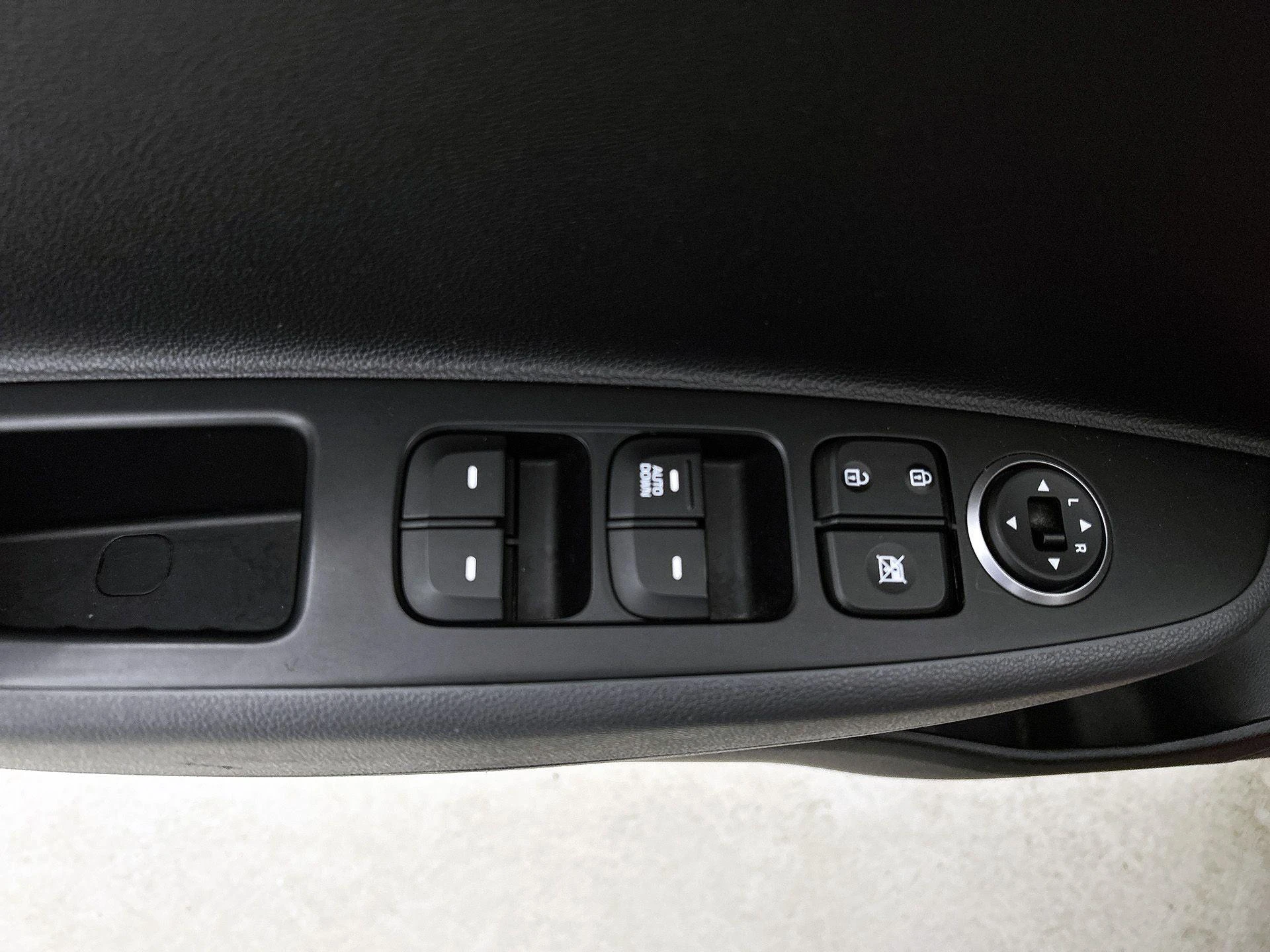 Hyundai-i10-image-25