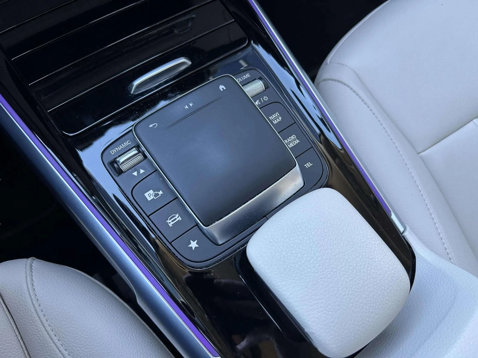 Mercedes-Benz-EQB-image-13
