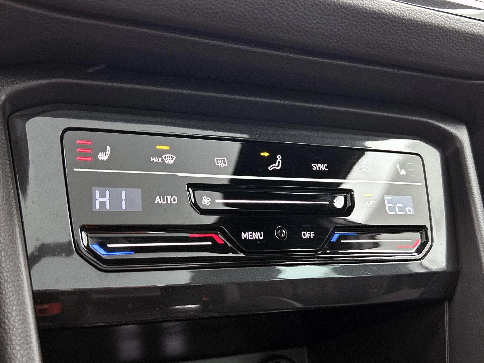 Volkswagen-Tiguan-image-24