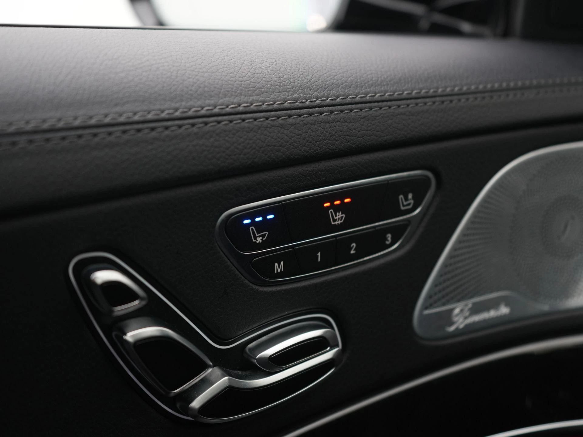 Mercedes-Benz-S-Klasse-image-21